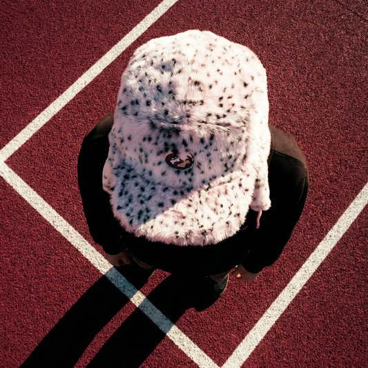 Karvamüts Lumeleopard